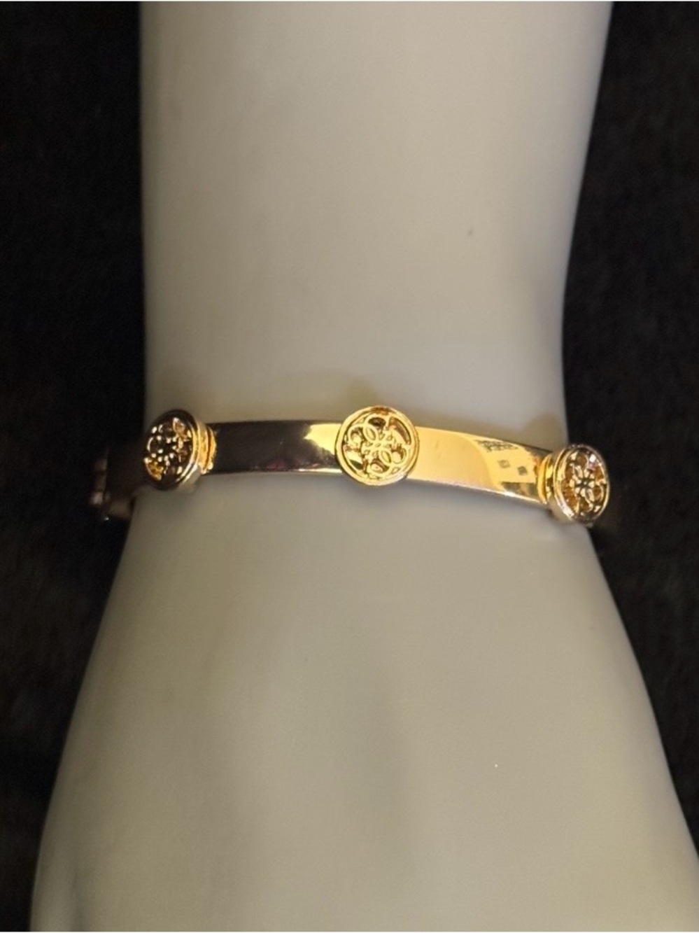 Guess brand new Gold tone 4Gs logo Bangle Bracelet